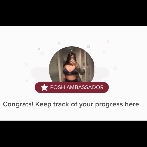 Meet Eli your Seller & Posh Ambassador 💫 - Picture 2 of 8